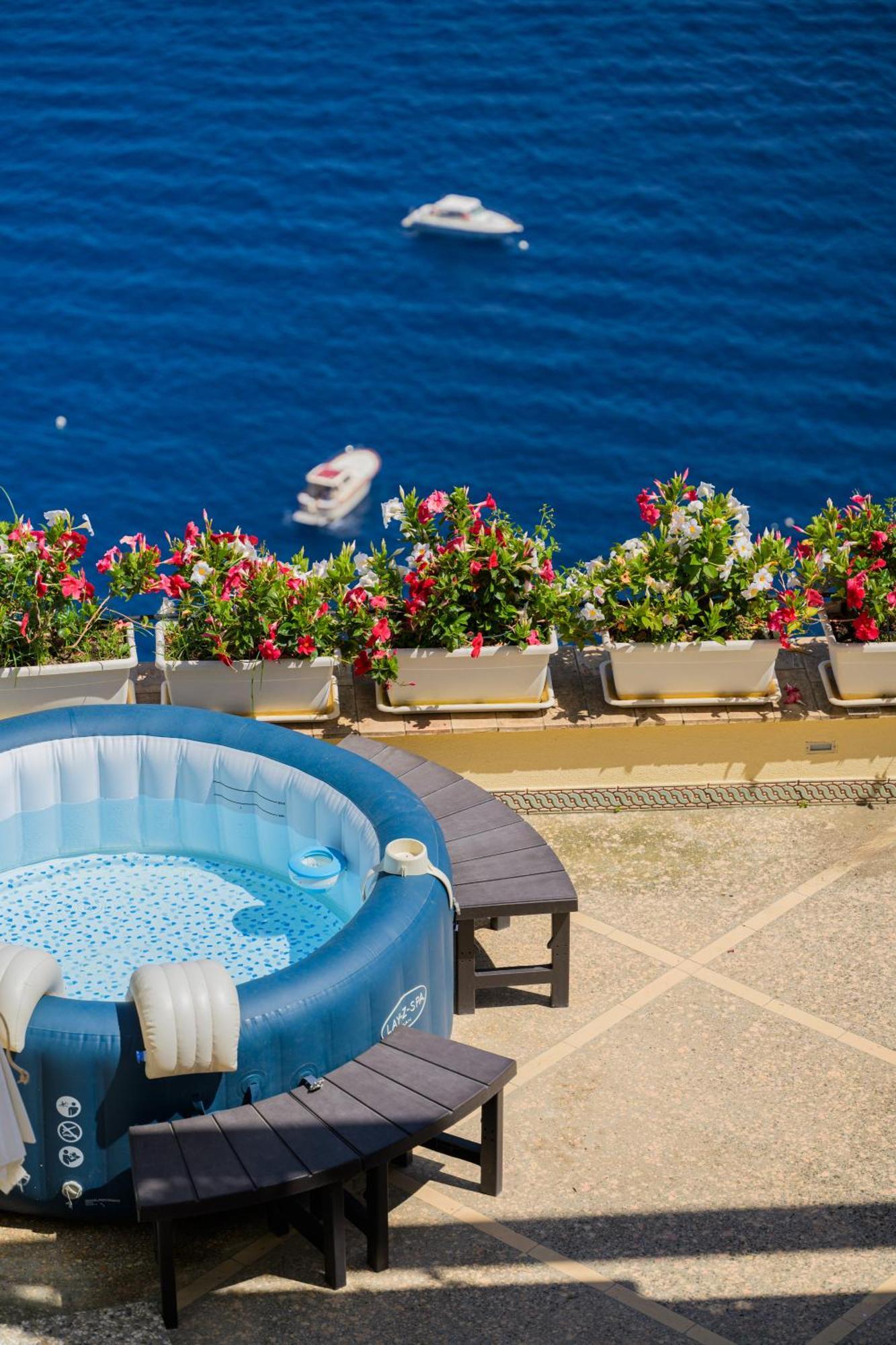 Villa Cristina-No Steps-Amalfi Coast Views -Near Attractions-Hot Tube Praiano Exterior foto